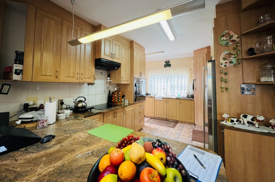 8 Bedroom Property for Sale in Rooi Rivier Rif Western Cape